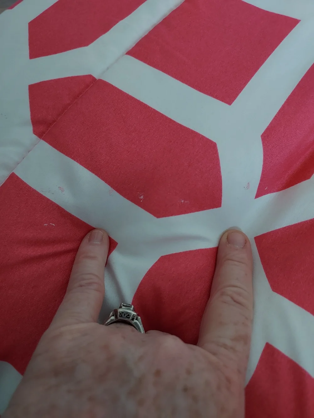 Max Studio Hot Pink & White Twin Geometric Comforter Bedding Blanket Bold Bright